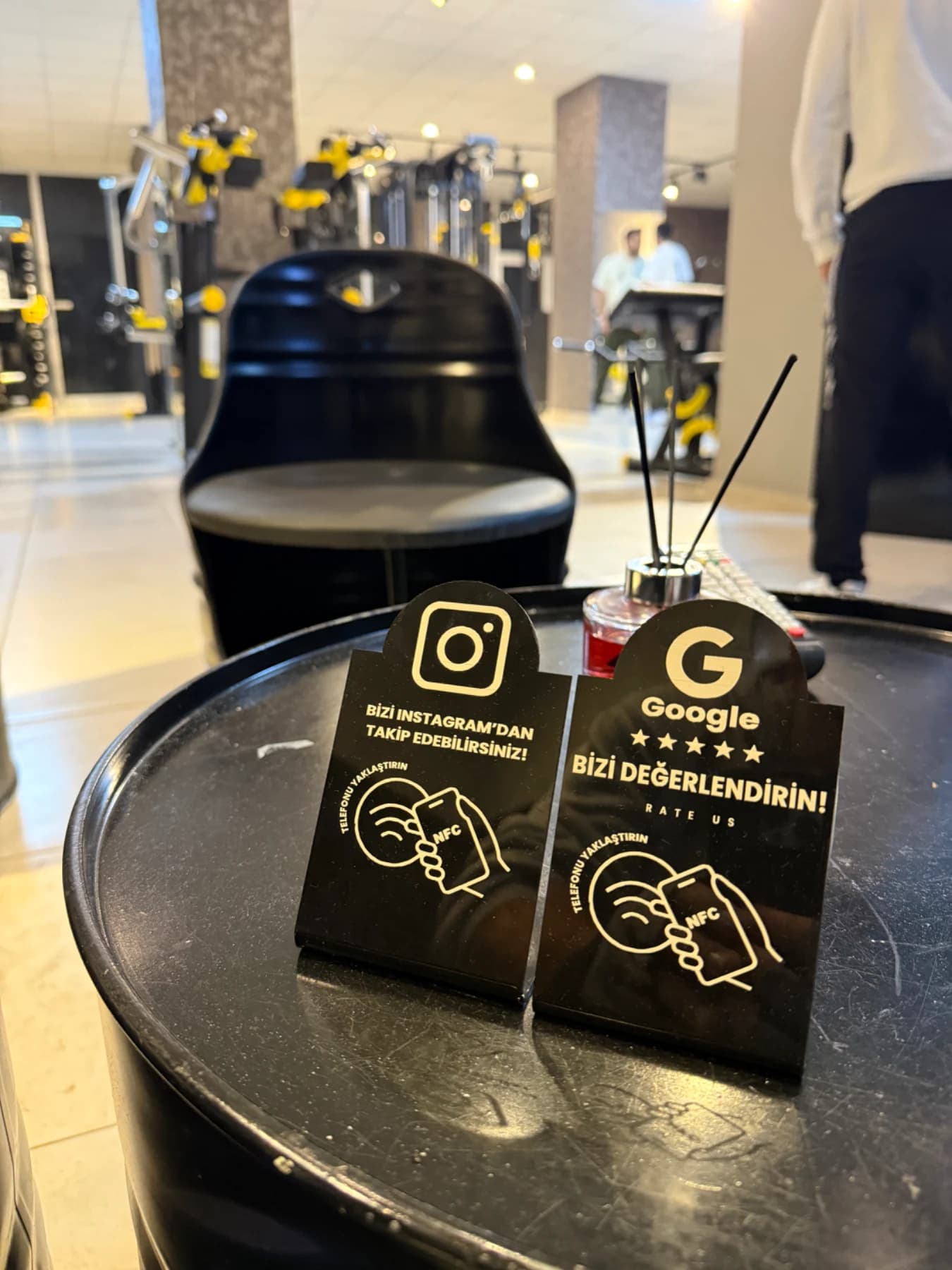 Tekli NFC + QR Masa Standı